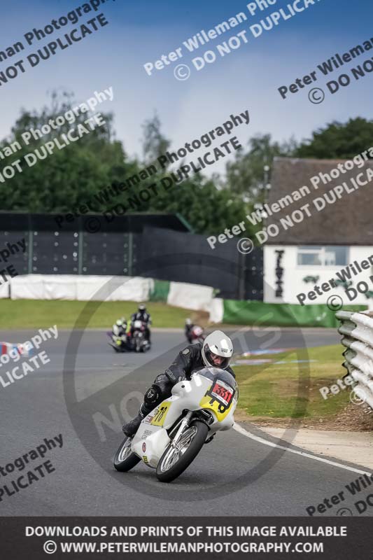 Vintage motorcycle club;eventdigitalimages;mallory park;mallory park trackday photographs;no limits trackdays;peter wileman photography;trackday digital images;trackday photos;vmcc festival 1000 bikes photographs